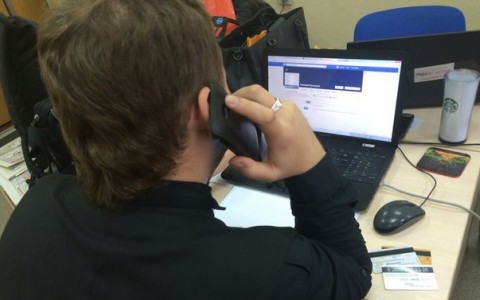 В Коми лжеследователь пытался выманить 300 тысяч рублей у двух женщин