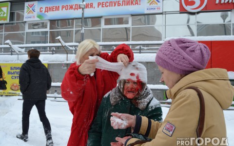 Сыктывкарцы о бабушке, которая упала с лестницы и разбила голову: «Для нее это смертный приговор»