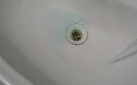 В Сыктывкаре из крана текла голубая вода (фото)