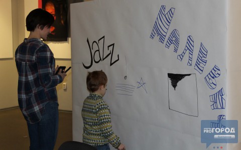 В Сыктывкаре на концерте живой музыки дети творили под джаз (фото, видео)
