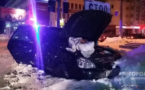Появились подробности ДТП в Сыктывкаре, где «Лада» разбилась вдребезги от столкновения с такси