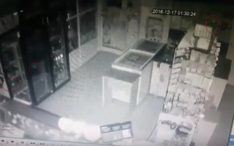 Камера ночного видения засняла «полтергейст» в магазине Сыктывкара
