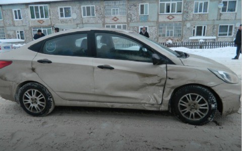 В Коми Hyundai Solaris столкнулась с Chevrolet Cruze