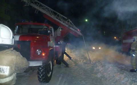 В Сыктывкаре загорелся жилой дом