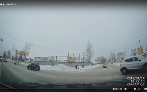 В Сыктывкаре мать бросила привязанного к санкам ребенка прямо у проезжей части (видео)
