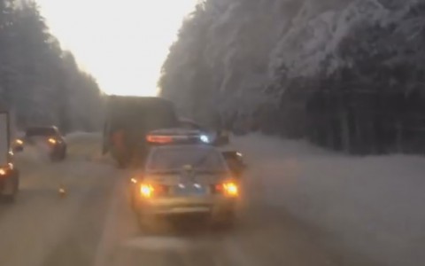 Появилось видео с места ДТП в Коми, где машины разнесло на куски