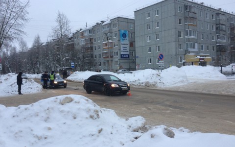 В Сыктывкаре водитель сбил ребенка, который переходил дорогу не по «зебре» (фото)