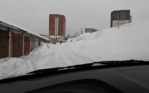 Гаражи сыктывкарцев за ночь полностью занесло снегом (фото, видео)