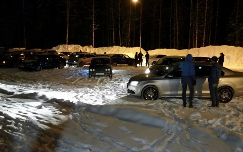 Сыктывкарские водители составили надпись из трех букв (фото)