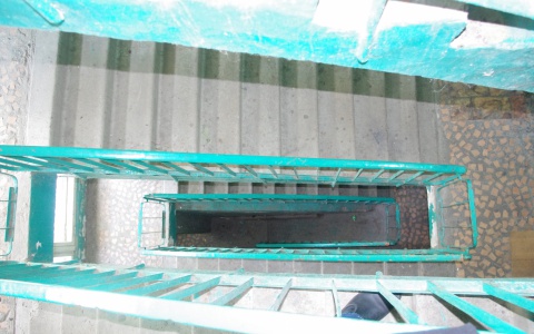 В подъезде жилого дома в Коми найдено тело мужчины