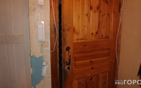 В Коми мужчина пытался помириться с женой, замуровав ее с детьми в квартире