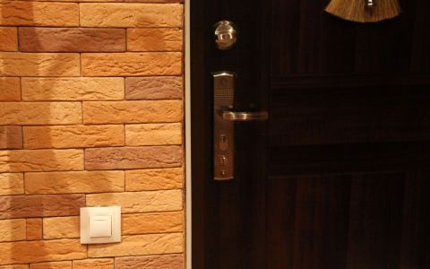 В Коми мошенник под видом риэлтора присвоил себе квартиру и продал ее