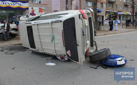 Появилось видео с места ДТП на «кольце» в Сыктывкаре
