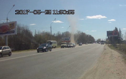 По Сыктывкару пронесся смерч (видео)