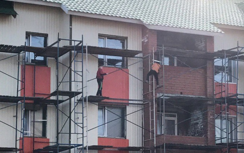 В Сыктывкаре дети прыгают на стройке и рискуют своей жизнью (фото, видео)