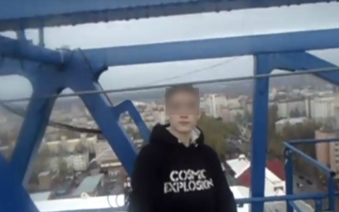 Сыктывкарские подростки забрались на башенный кран, чтобы прославиться в интернете (видео)