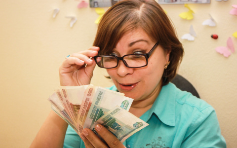 Топ зарплат: в Сыктывкаре бульдозерист получает в 13 раз больше, чем педагог