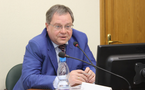 Мэр Сыктывкара рассказал, когда завершат работы по благоустройству Мичуринского парка