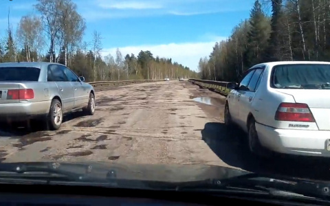 Водители из Коми - чемпионы по лавированию между ямами в дорогах (видео)