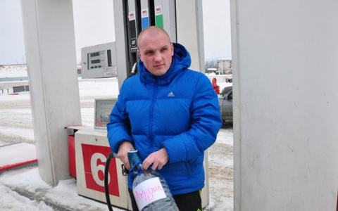 На заправках в Коми снова подорожал бензин