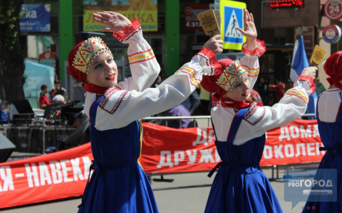 В День города в Сыктывкаре показывают старинную пожарную технику (фото, видео)