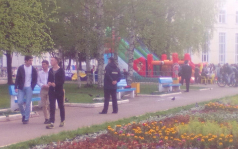 На главной площади Сыктывкара в День города нашли подозрительный предмет (фото)
