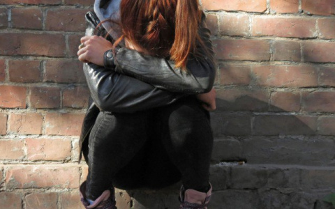 В Сыктывкаре девочку-подростка от жестокой матери спасли учителя