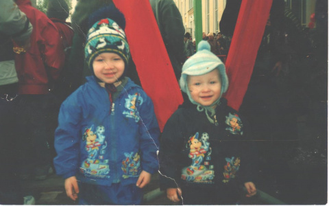 Сыктывкарец ищет брата и сестру, которых приемные родители увезли в Италию