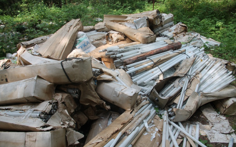 В Сыктывкаре найдена свалка ртутных отходов