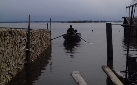 В Коми из-за сильного паводка пропали два рыбака (фото, видео)
