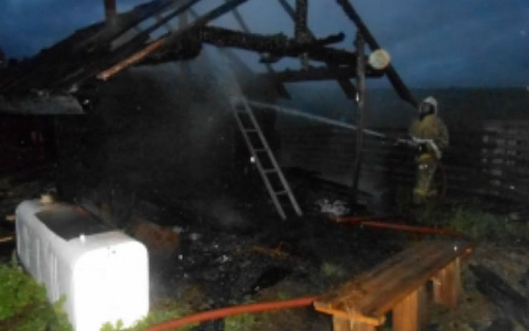 В Коми дотла сгорела баня