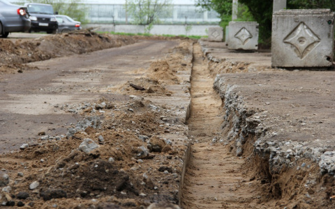 В Сыктывкаре рабочие снимают асфальт во дворах (фото)