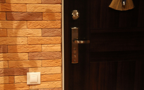 Стал известен полный список квартир и машин, которые приставы Коми продадут по дешевке