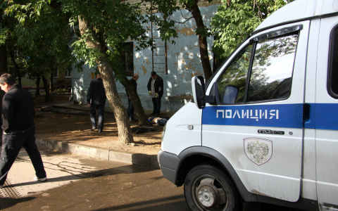 Мать с грудным младенцем нашли повешенными на верёвках от свадебных баннеров