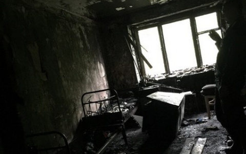 Появились фото с пожара в Сыктывкаре, откуда эвакуировали 118 человек