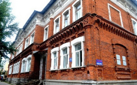 Мэрия Сыктывкара объявила аукцион на здание бывшего роддома