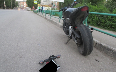 В Коми мотоциклист перевернулся на дороге