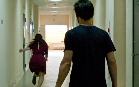 В Коми судебные приставы бегали по улице за уборщицей