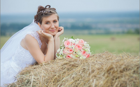 В фотоконкурсе «Самая красивая невеста» на портале PG11.ru появились первые участницы