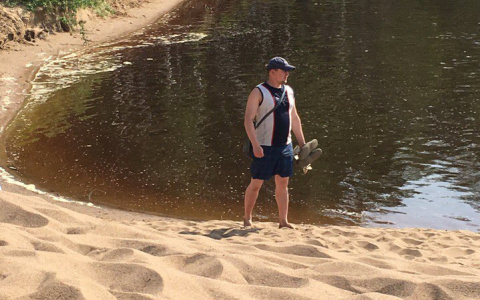 Очевидцы сняли, как сыктывкарец спас тонущего ребенка на городском пляже (фото)