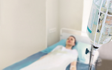 Стало известно о состоянии мальчика, который выпал из окна в Сыктывкаре