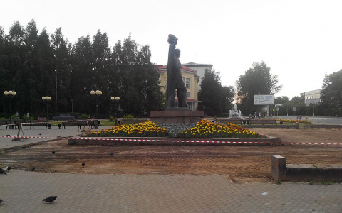 В Сыктывкаре начались строительные работы на Театральной площади