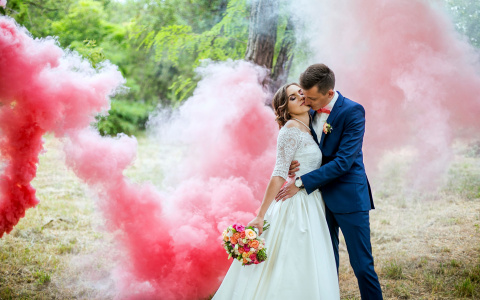 В фотоконкурсе «Самая красивая невеста» на портале PG11.ru появились прекрасные участницы