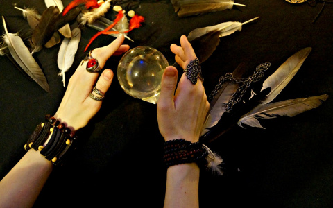 Гороскоп на 30 июля: Близнецы поссорятся с близкими, а Скорпионам лучше не психовать