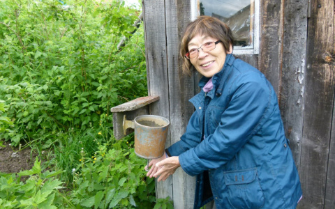 Японка приехала в Коми и живет на даче ради бани и шашлыков