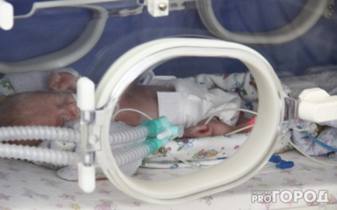 В Екатеринбурге разъяренная женщина-врач разбила младенцу голову о пеленальный столик