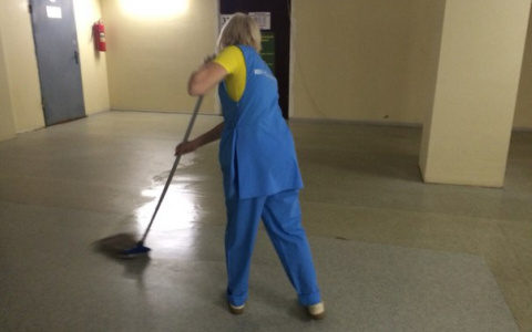 В Сыктывкаре медсестер, заменяющих больным детям маму, переводят в уборщицы