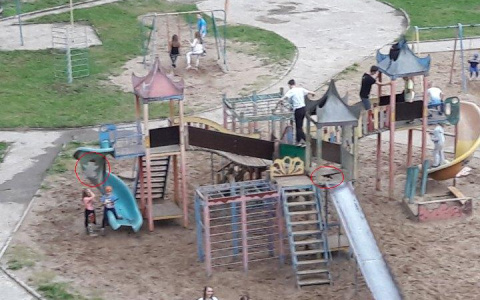 В Сыктывкаре детская площадка угрожает здоровью детей