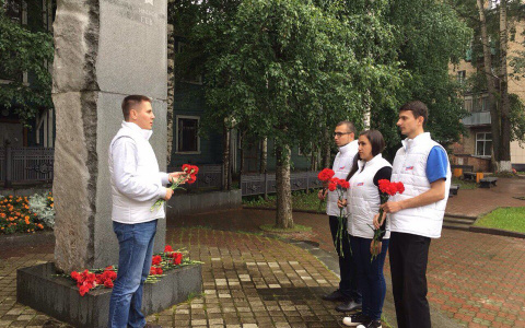 Молодая Гвардия в Коми почтила память Героя России Александра Алексеева