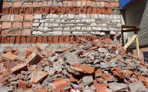 В центре Сыктывкара обваливается 9-этажный жилой дом (фото)